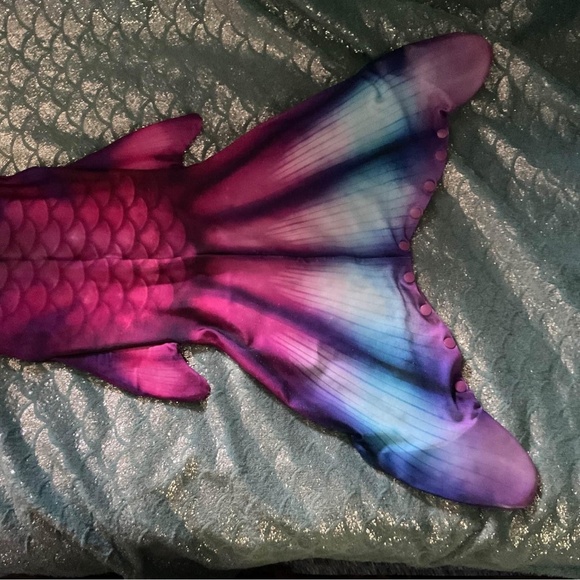 Instant Mermaid, Just Add Water - Picture 4 of 9